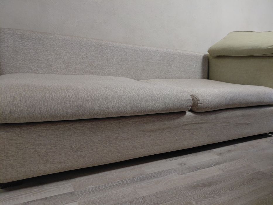 Продам 2 дивана. Дёшево.