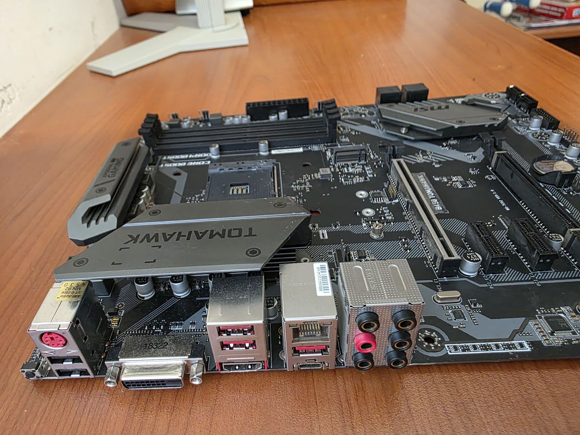 MSi B450 Tomahawk сокет АМ4