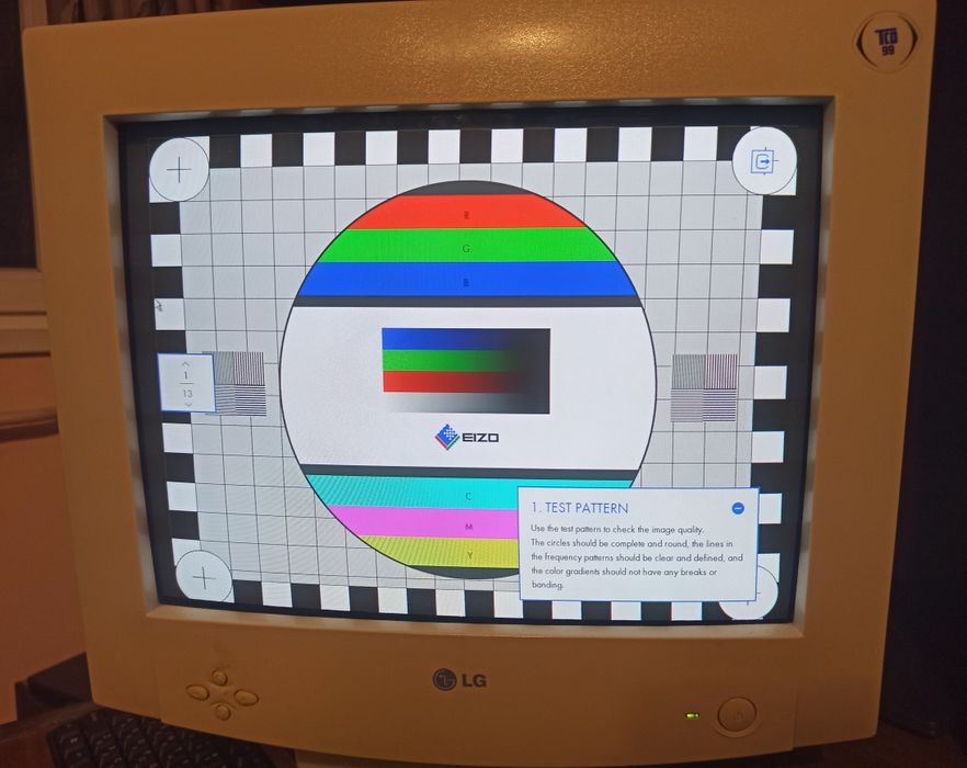 CRT 15/16"(40cm диагонал)LG монитор