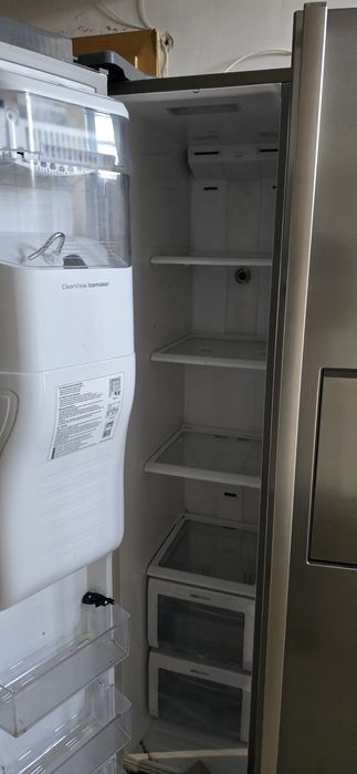 Двукрилен хладилник Samsung RS61781GDSL, A++, 615 л., No Frost, Icemak