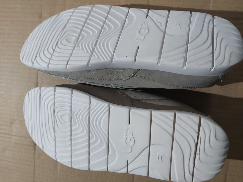 Uggs pantofi barbatesti masura 44 noi