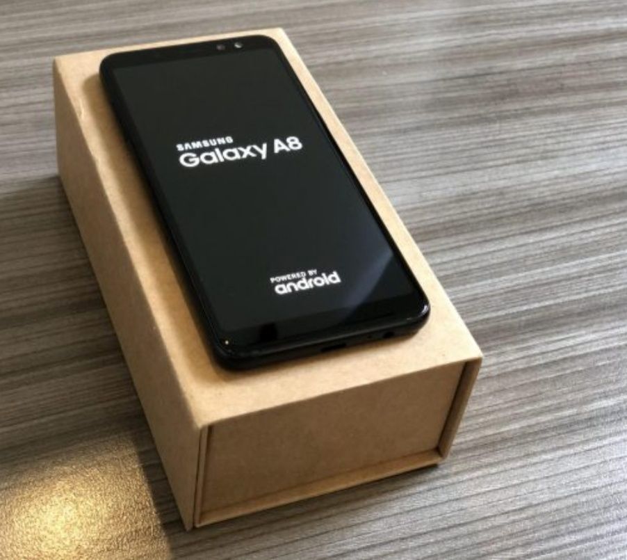 Samsung A8 (black) ideal