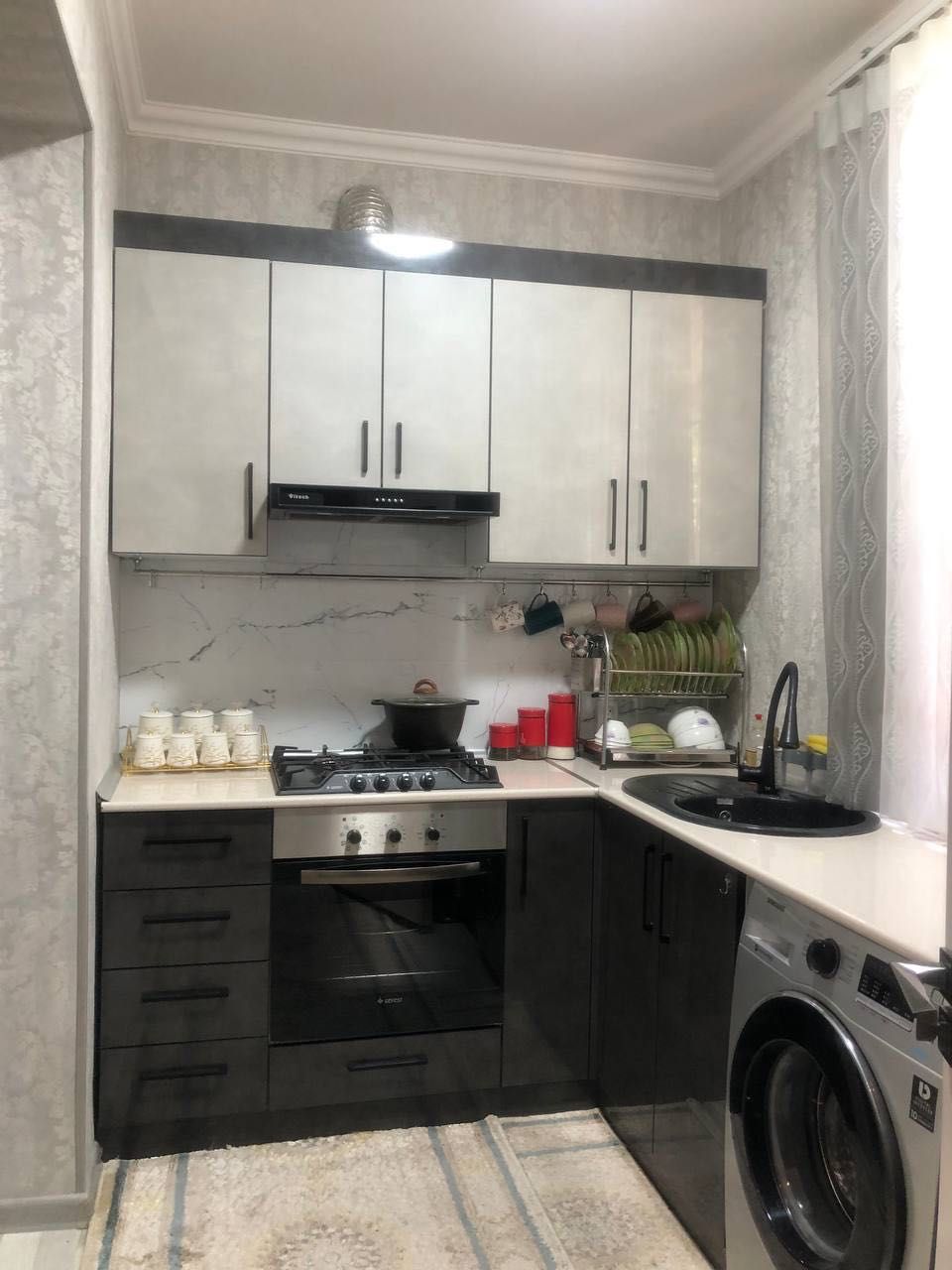 Продается квартира на ТТЗ-1 1 этаж 3*комнатная переделанная в 4.