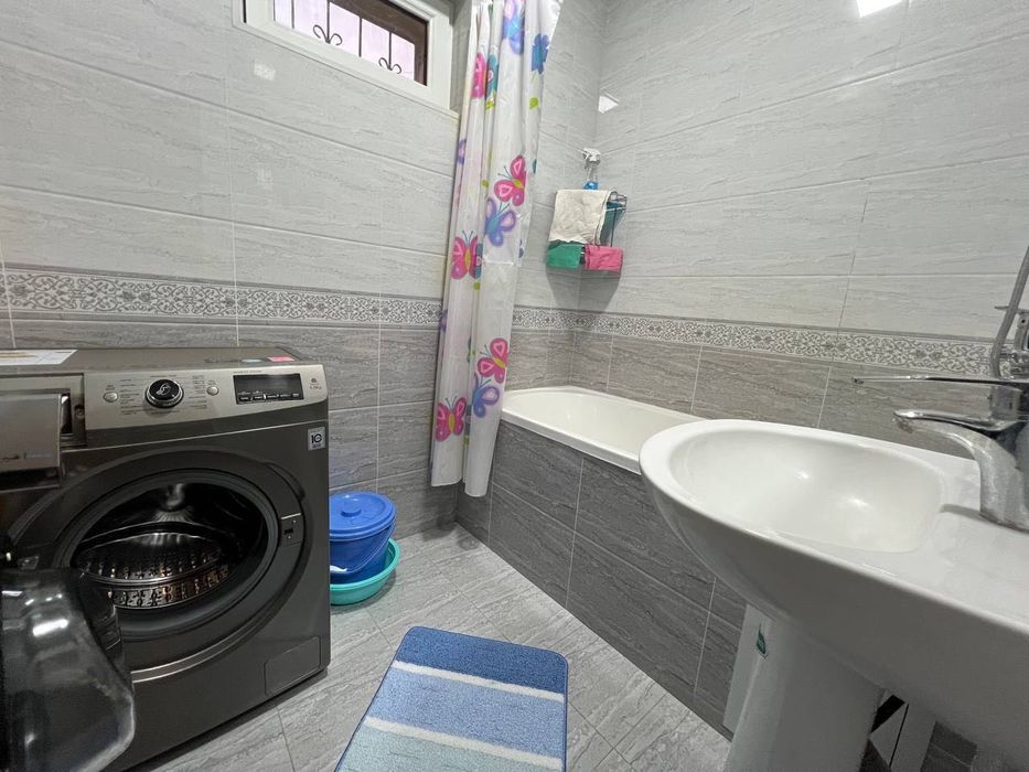 Сдается 3х комнатная квартира 
С обстановкой 
В горде Алмалыке