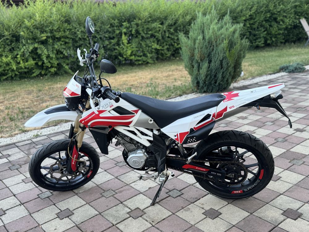Motocicleta Hyosung XRX 125