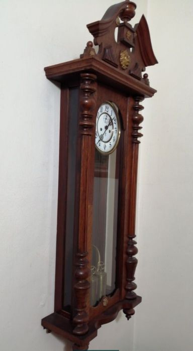 Vând pendula Gustav Becker cu greutăți