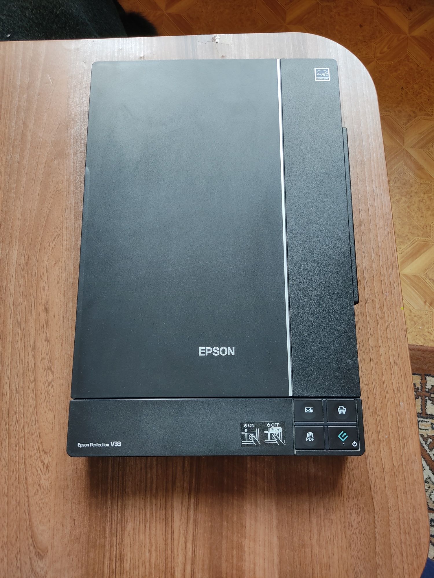 Продаётся Сканер Epson V 33