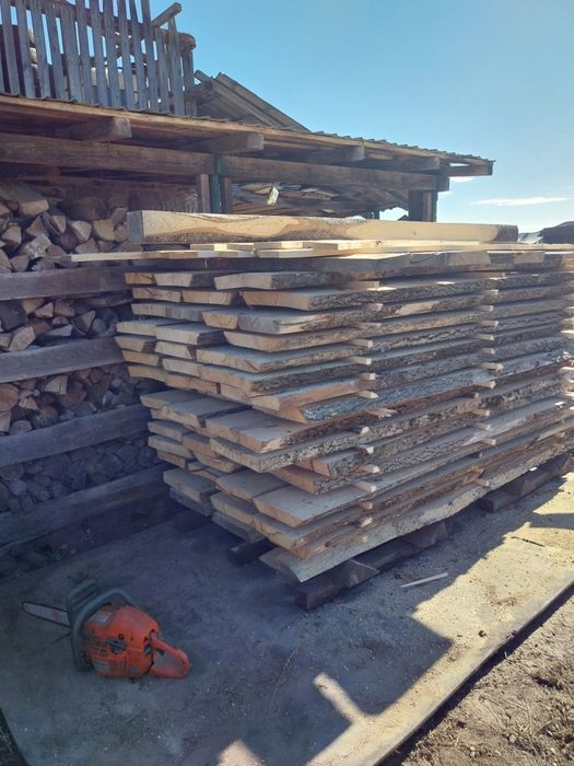 Vând dulapi din frasin