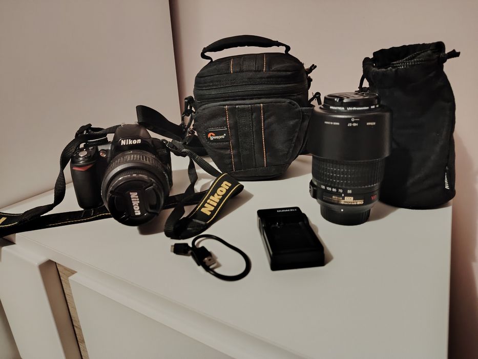 Фотоапарат Nikon d3100 с два обектива и аксесоари