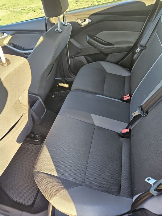 Ford Focus 1.6 Hatchback 2012