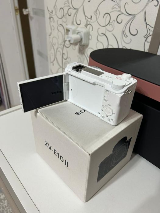 Фотокамера Sony ZV-E10 16-50mm Обьектив Sony 50mm f/1.8