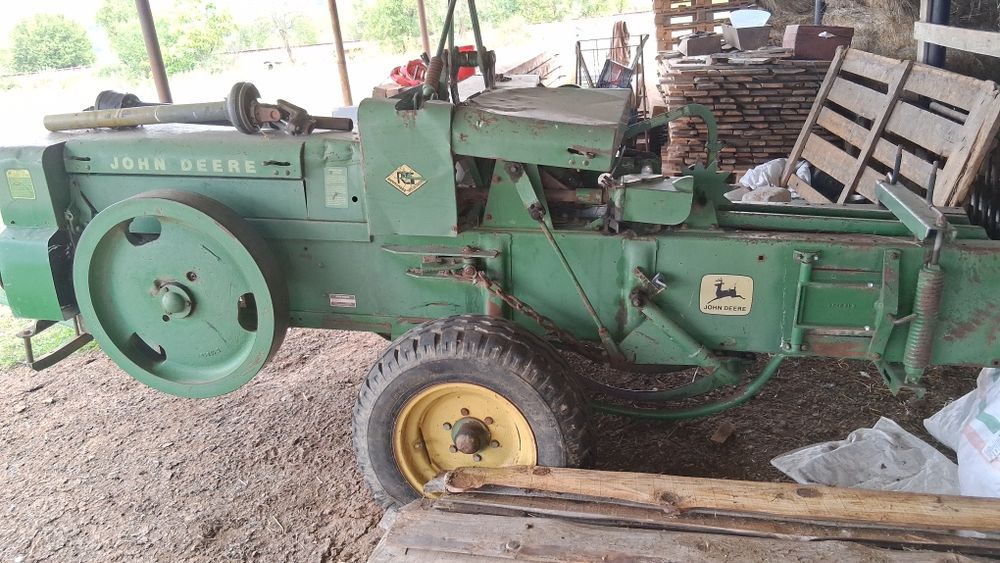 Presă de balotat John Deere 224T