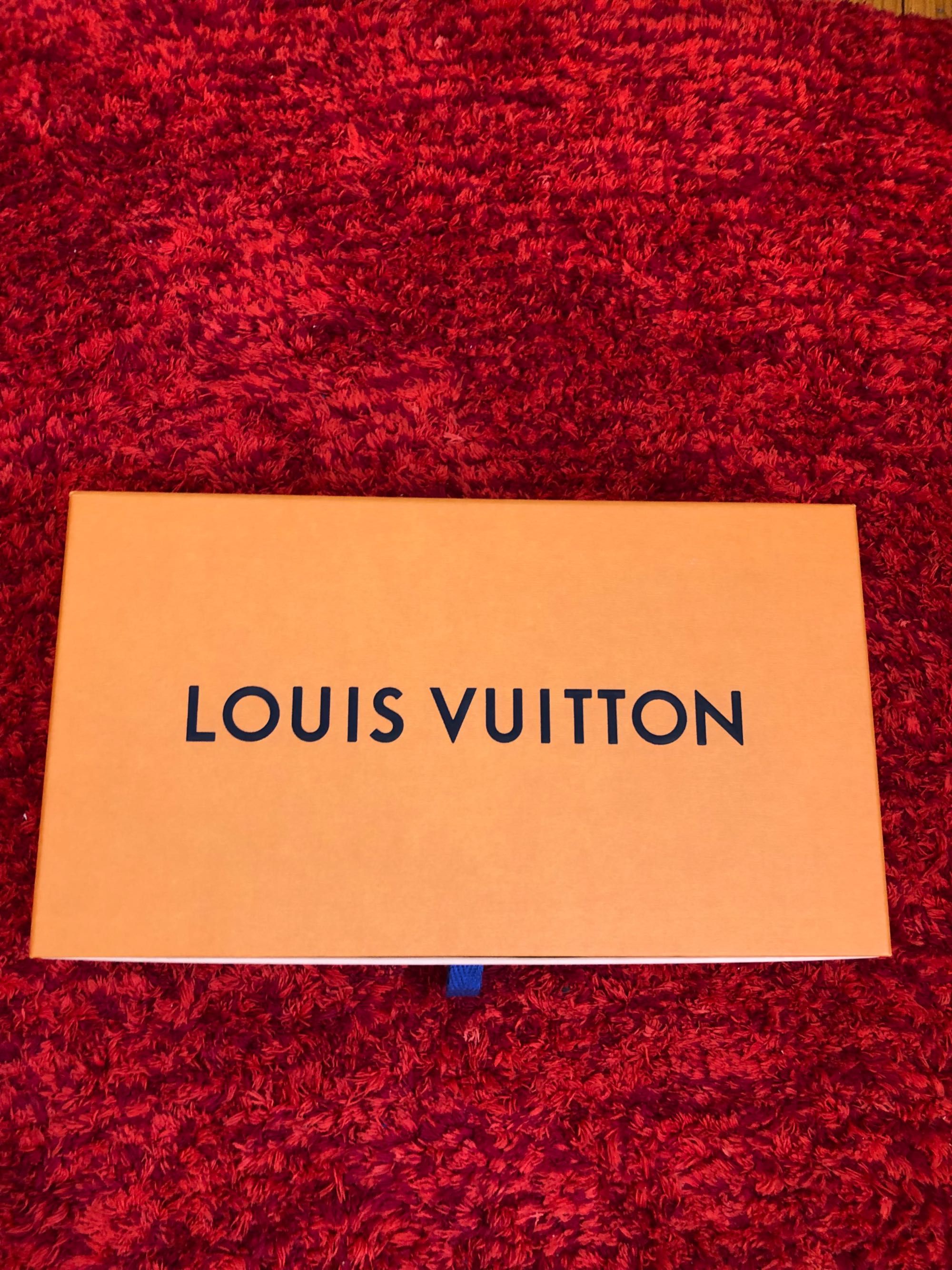 Cutie Louis Vuitton portofel noua originala LV