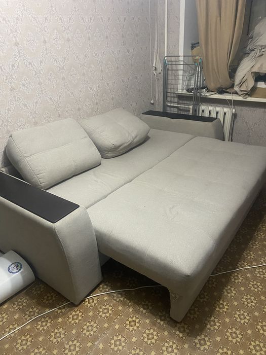Продам двухспальный, раскладной диван