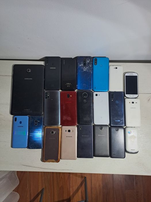 Vand lot telefoane și tablete pt piese