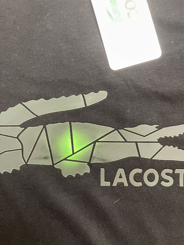 Tricou Lacoste ce reactioneaza la caldura