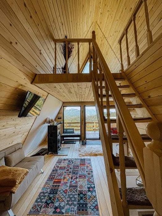 Executam case si cabane tip A