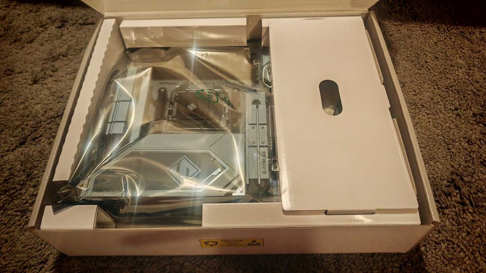 ASRock X870 Steel Legend + AMD Ryzen 7 7800X3D 96MB/120W/AM5