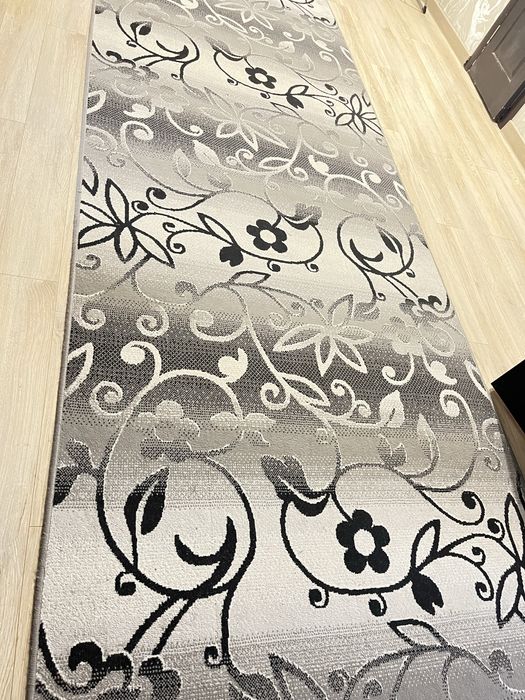 ковер в коридор в хорошем состоянии