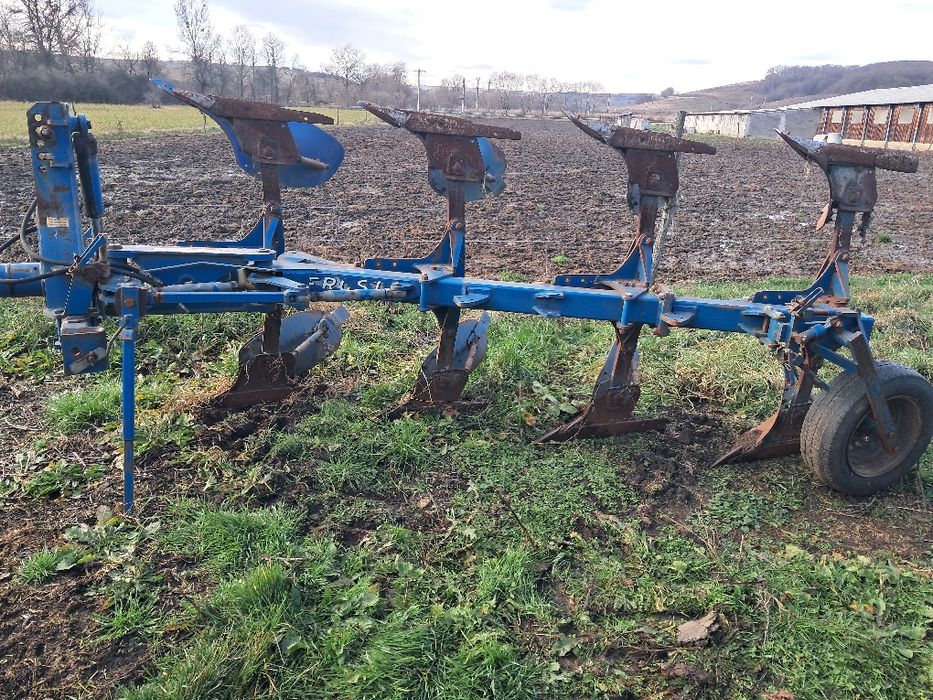 Vând plug reversibil