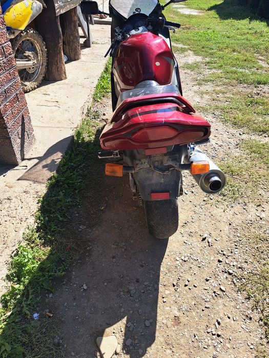 Dezmembrez Suzuki rf900r