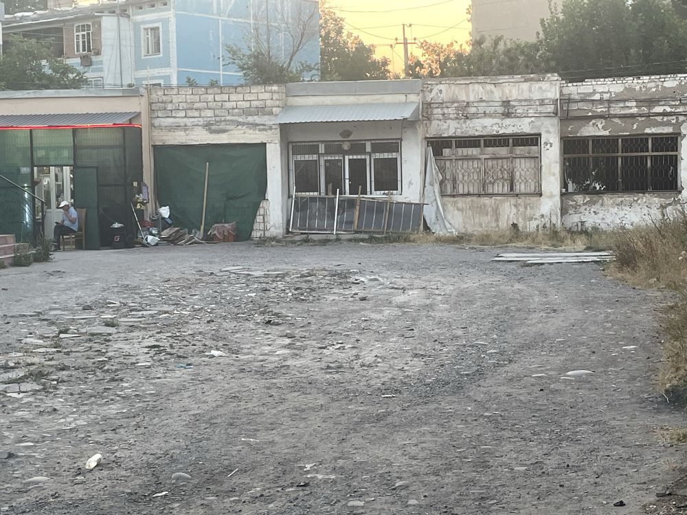 Чирчик 8 микрараен бозорча ичида магазин арендага берилади