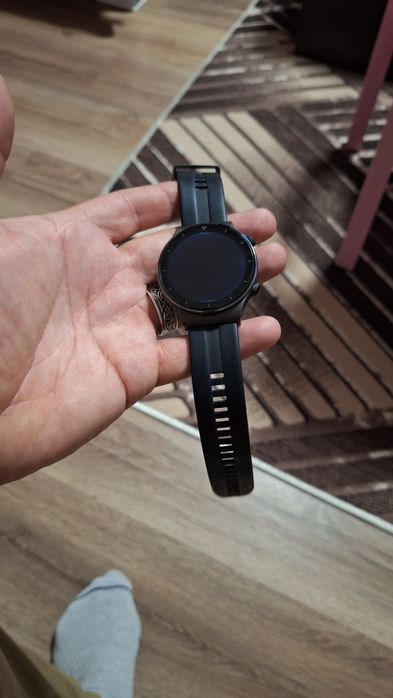 Продава се много запазен часовник huawey gt 2 pro