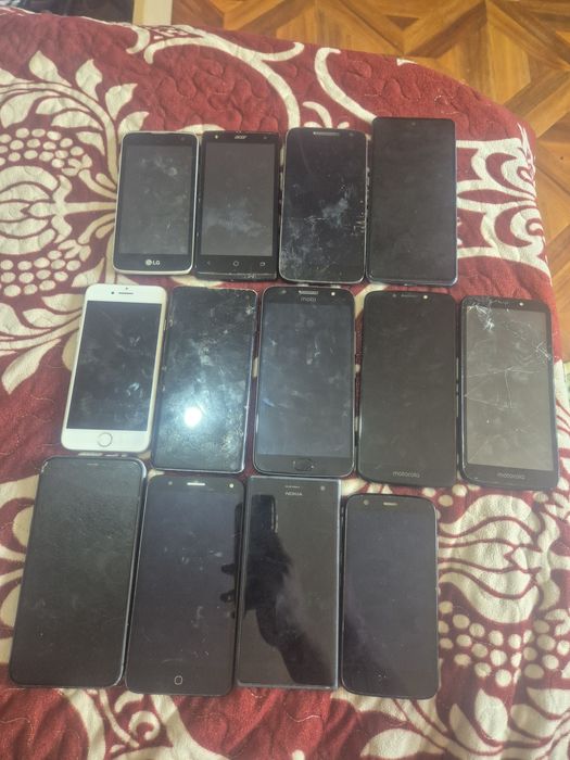 Telefoane pentru piesee