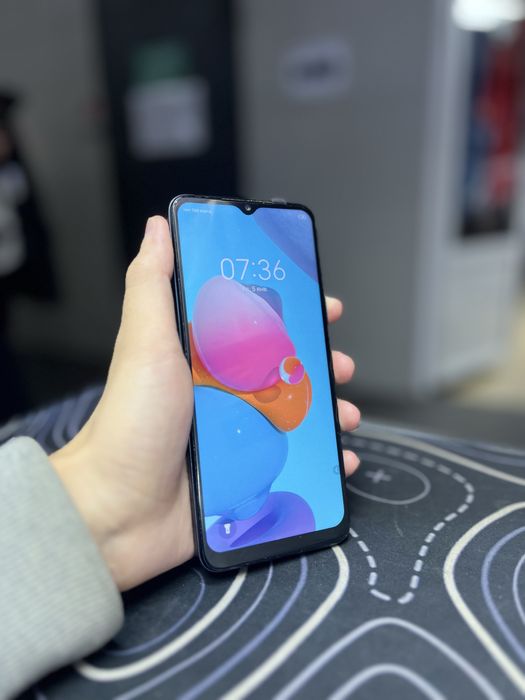 Продам телефон б/у