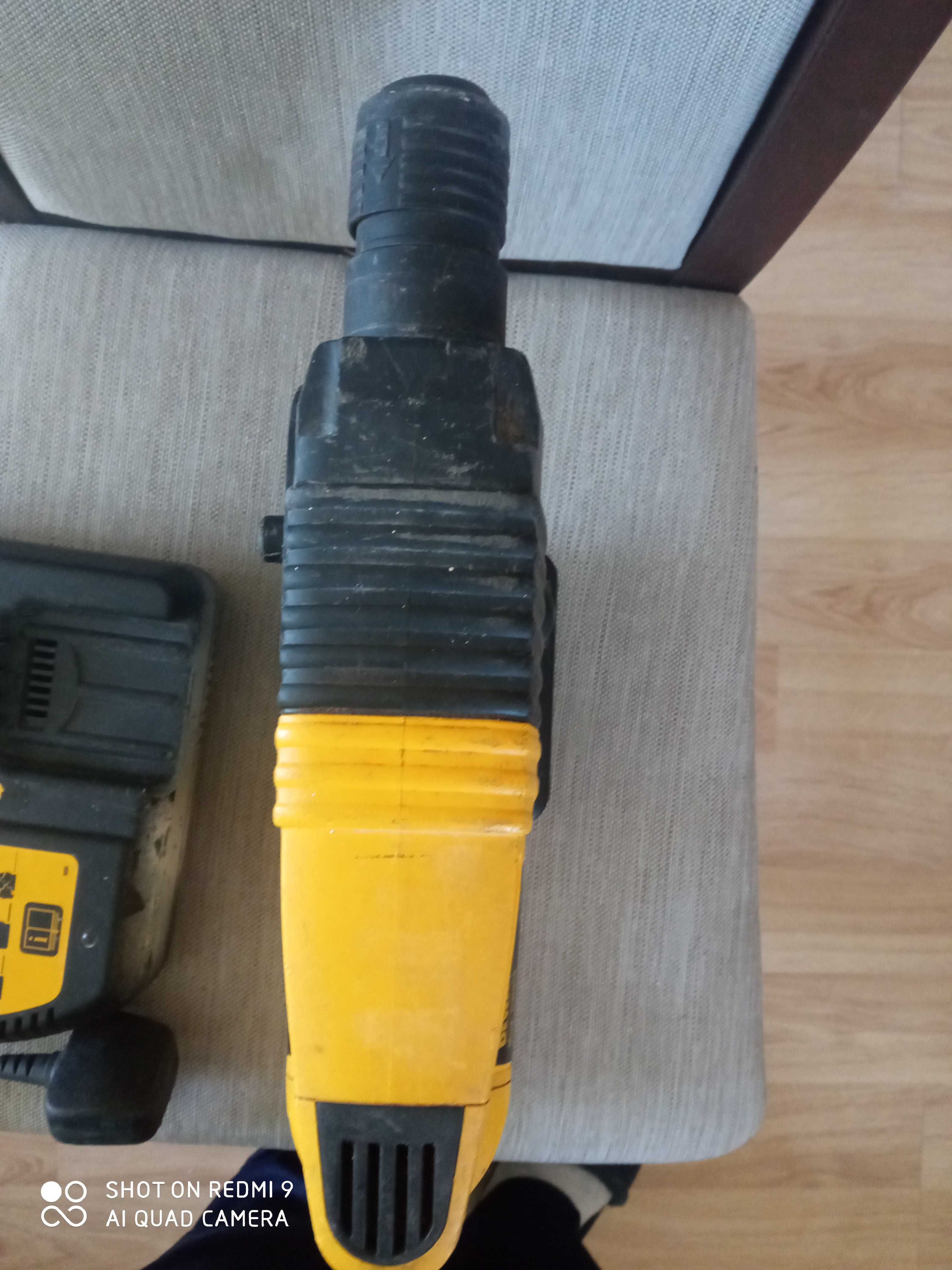 Перфоратор Dewalt DW004