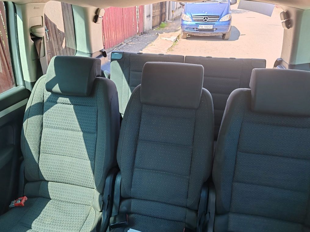 VAND Volkswagen Touran 7 Locuri