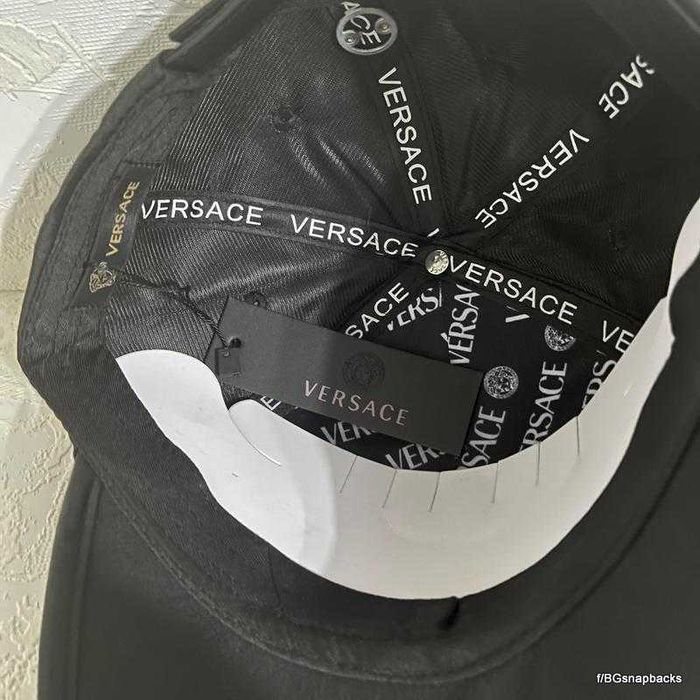 Маркова шапка с кожена козирка и черен камуфлаж markva  shapka шапки