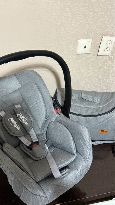 автокресло детское,новое,не использовала и сумка фирменная