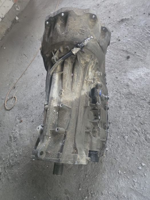 Vând cutie Volkswagen Touareg