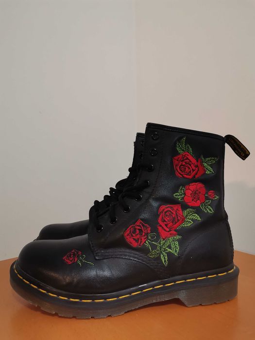 Dr Martens nr. 40 botine cu sireturi