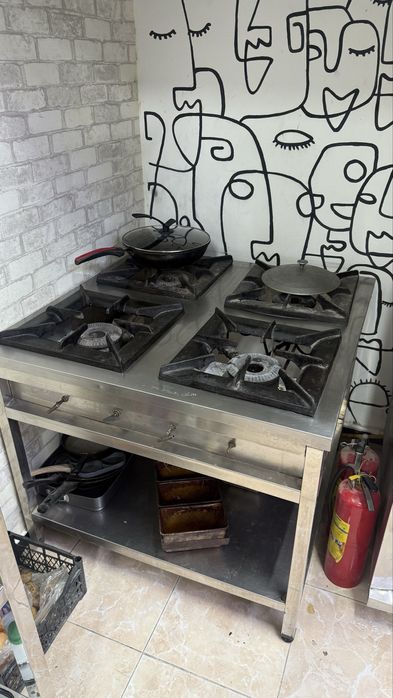 Газовый печь 3х ярусный, и плита газовая 4х камфорная
