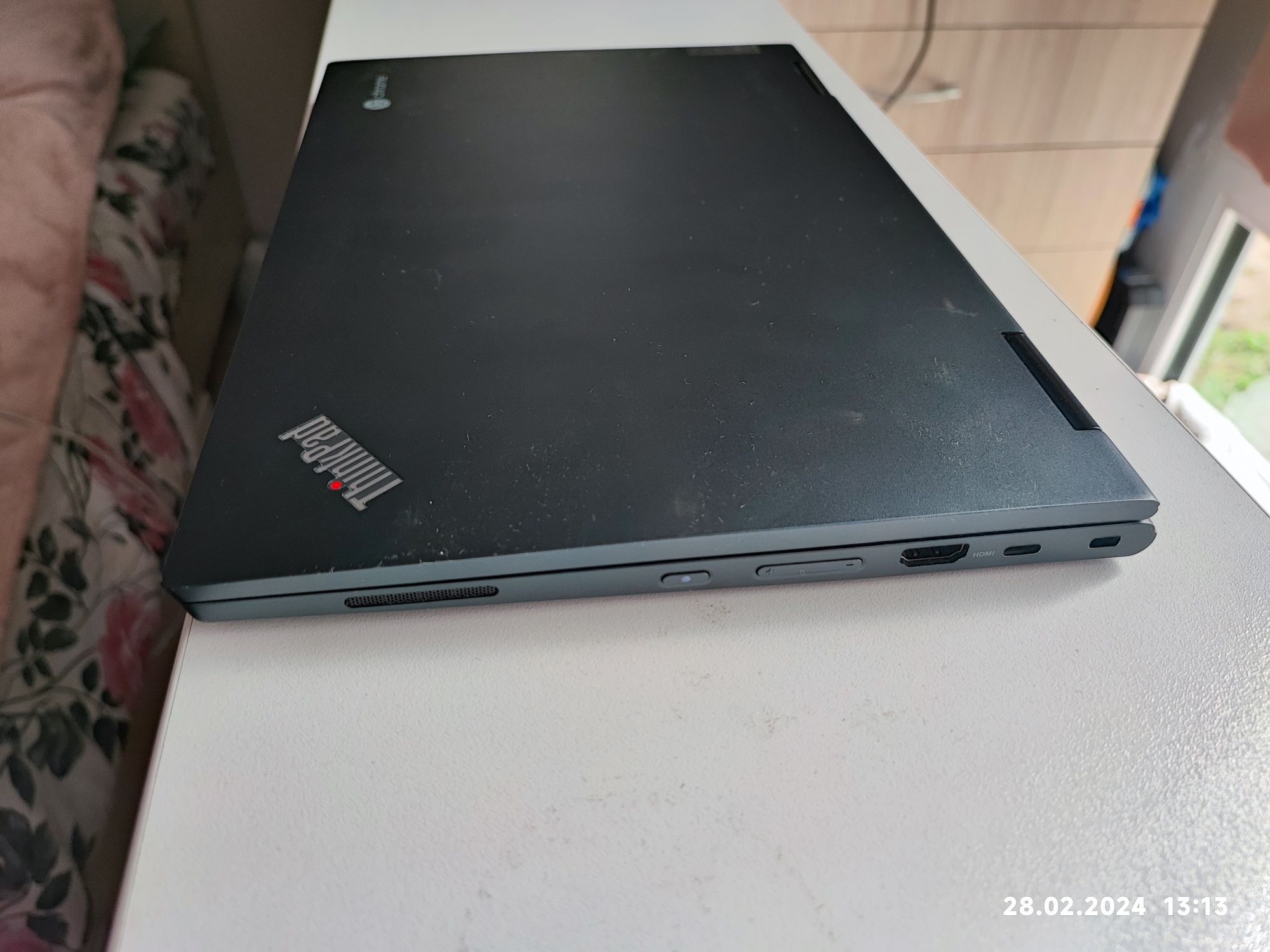 Продавам Chromebook Lenovo Thinkpad 13.7″ Touch Yoga C13 Ryzen 5 3500C