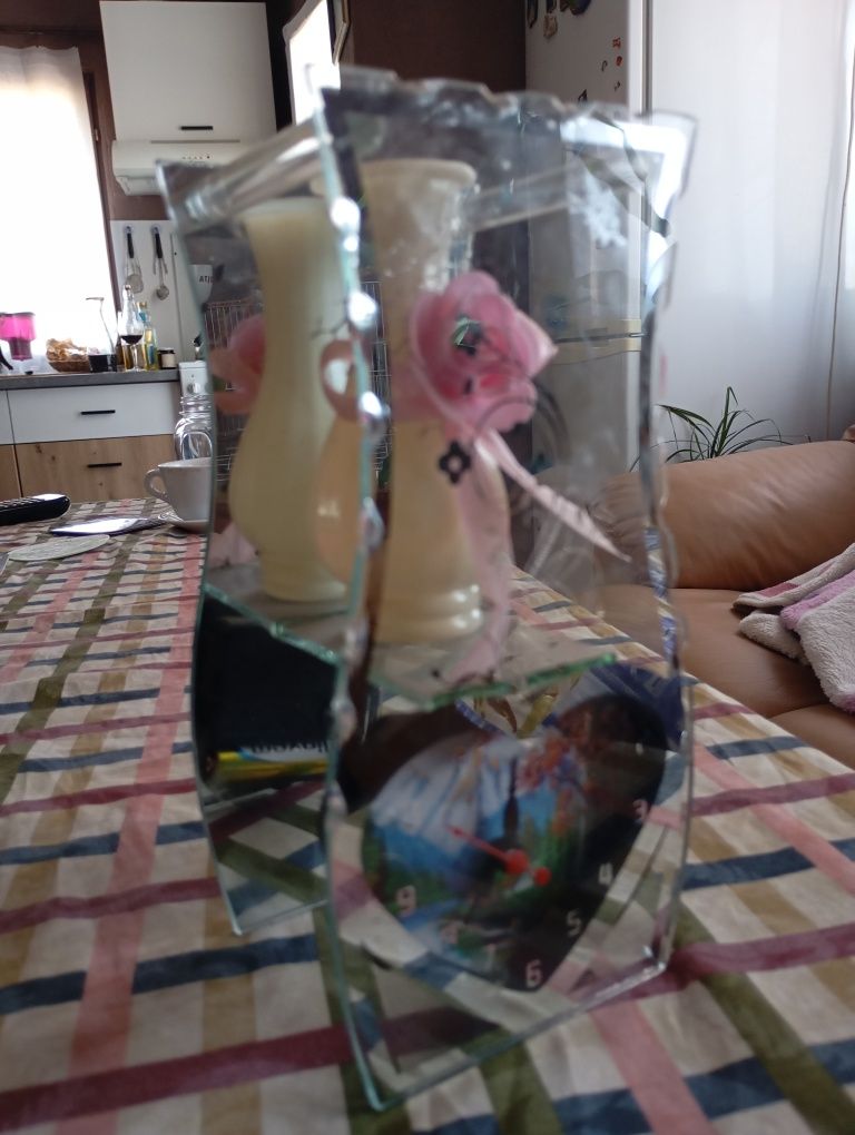 Нова оригинална ваза с часовник