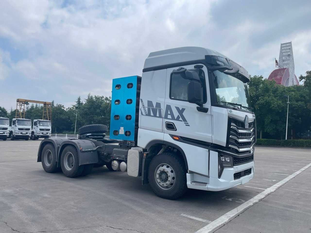 ТЯГАЧ HOWO MAX 6x4 Падушка в наличии ташкент