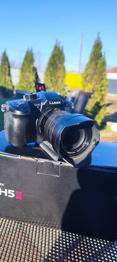 Panasonic Lumix DC-GH5 M2 + ob Leica  12-60mm f/2.8-4