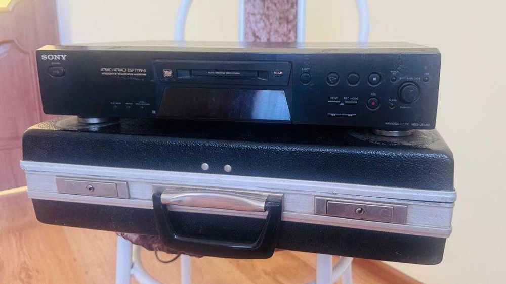 Продам минидиск SONY-480 вместе с дипломат-чемоданом
