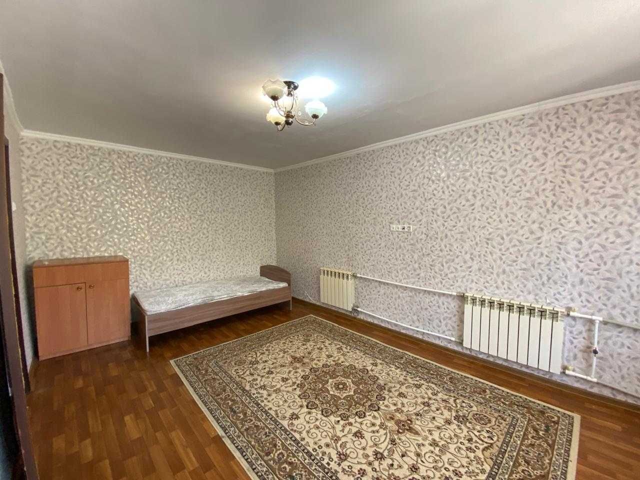 срочно продается 1 к.кв на 8 мкрн!
