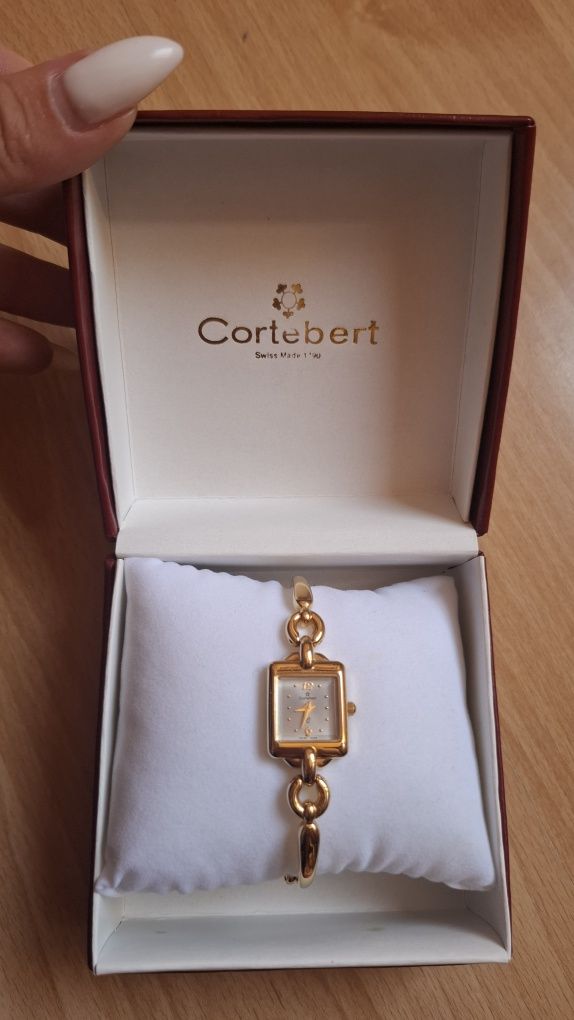 НОВ Cortebert  Марков Дамски Часовник
