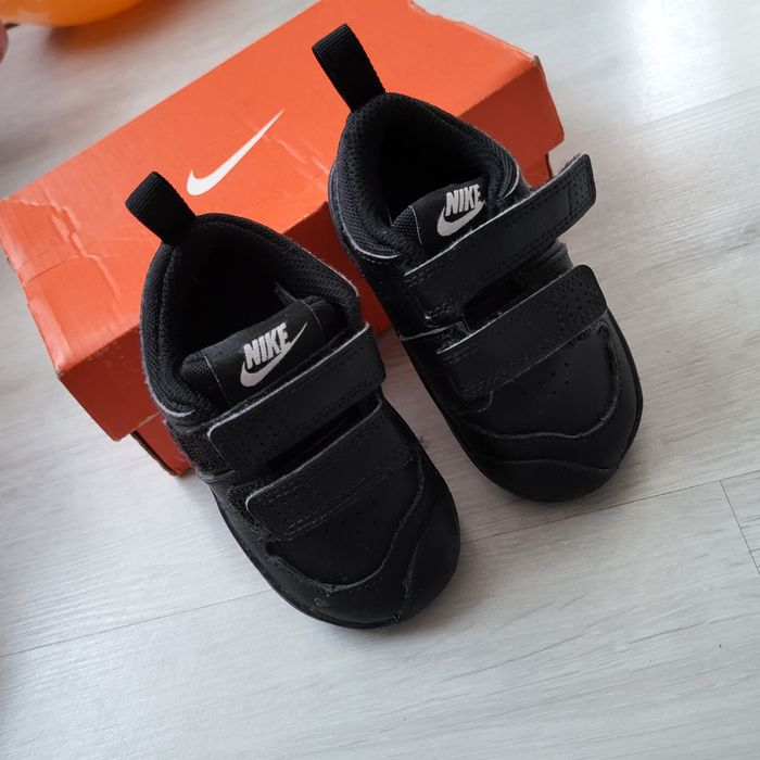 Adidasi Nike,mărimea 21