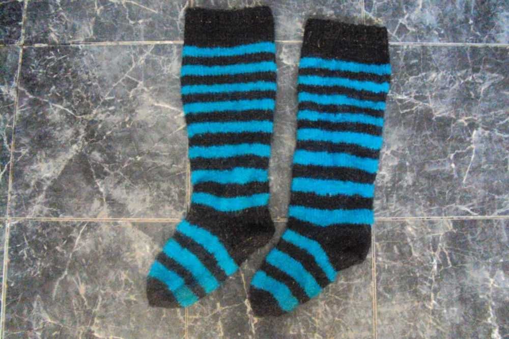 Шерстяные носки высокие.