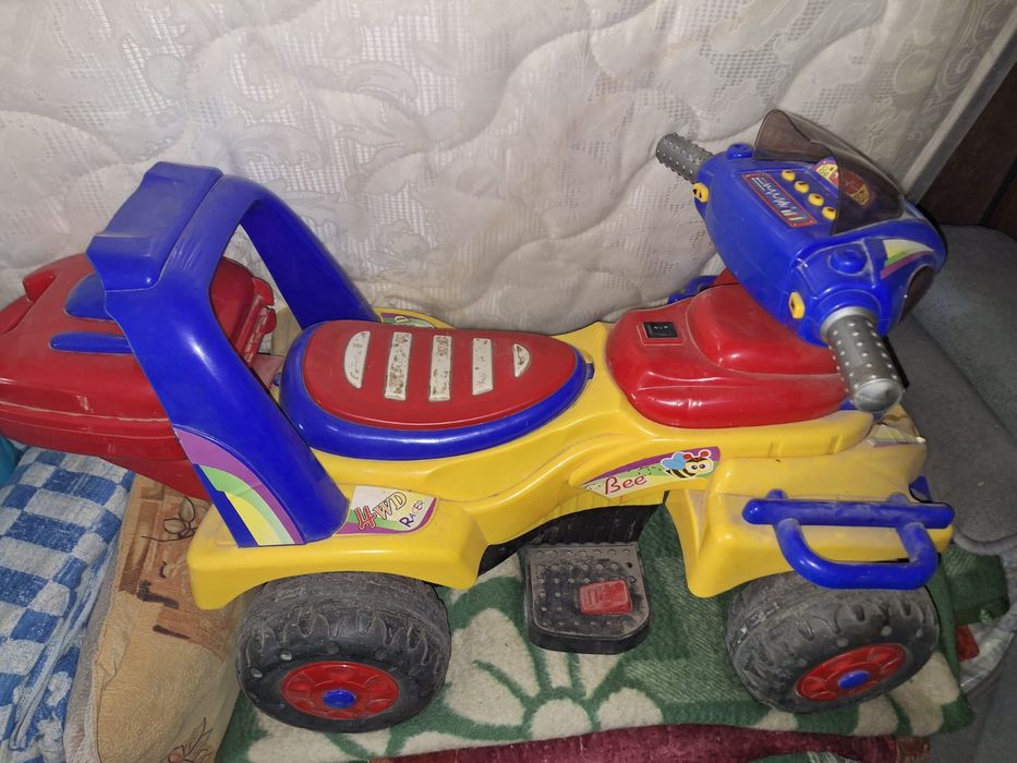 Детская электрический квадроцикл мотоцикл машинка.