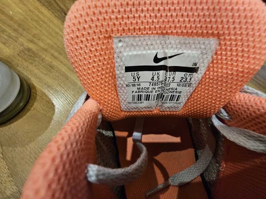 Дамски маратонки Nike