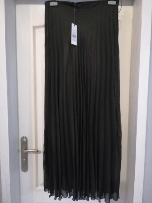 Нова пола Rаре London