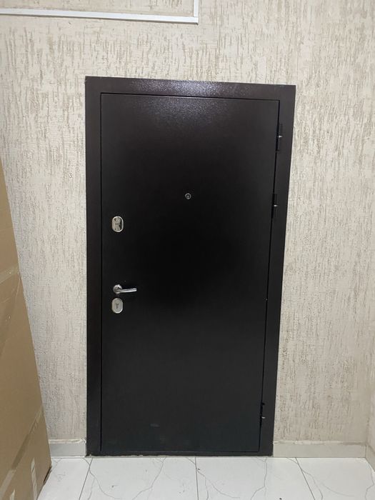 Продам дверь Железную