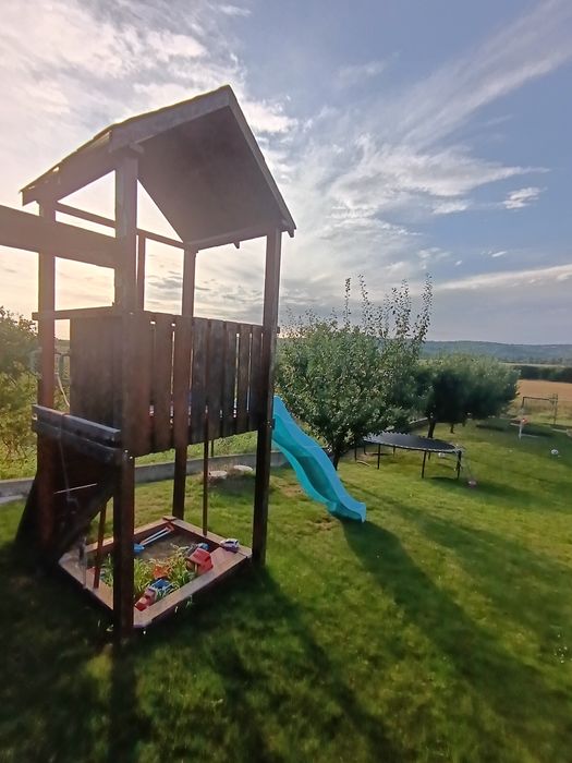 Căsuță cu tobogan pt copii